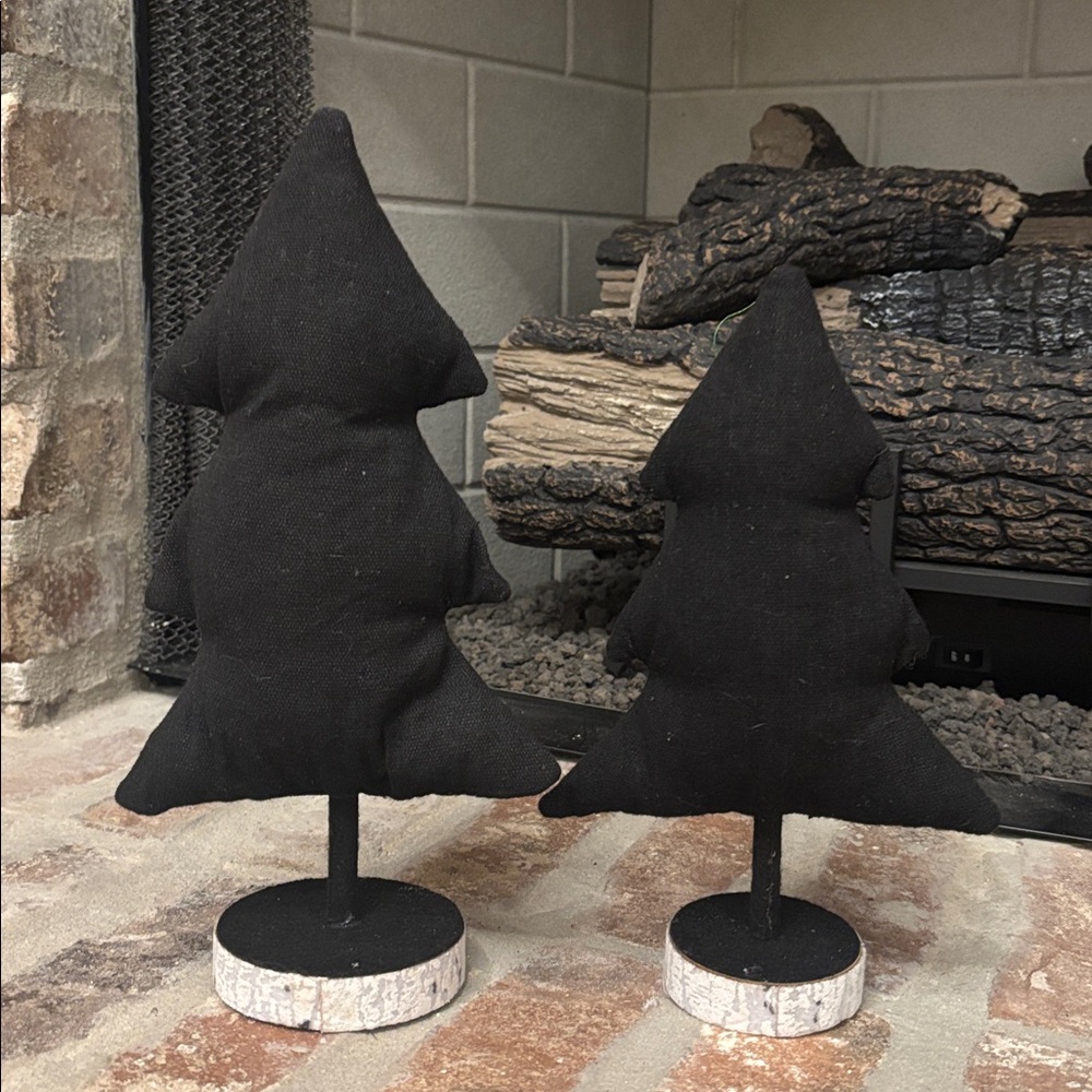 Christmas Decor Green Chenille & Black Holiday Tree Decor Set - Picture 2 of 3